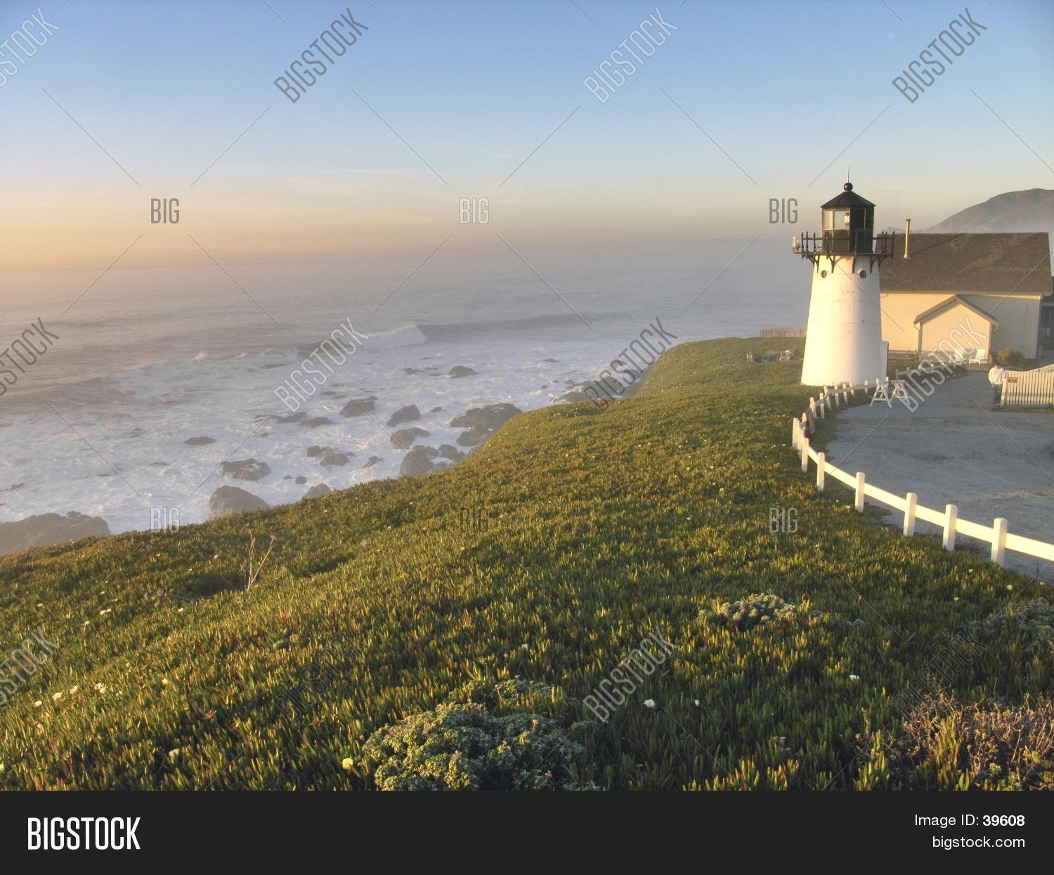 Montara Lighthouse Image & Photo (Free Trial) Bigstock