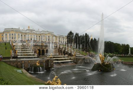 Suihkulähde Petrodvorets