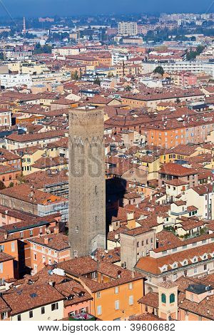 Asinelli Kulesi, Bologna görünümünden
