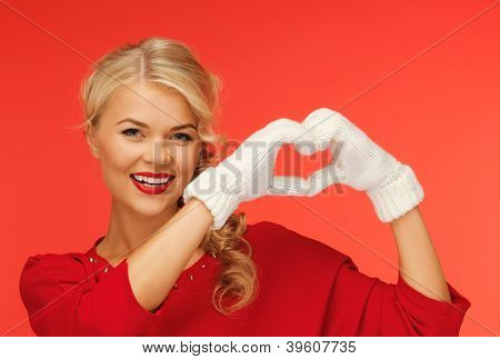 素敵な女性のハートを表示の画像