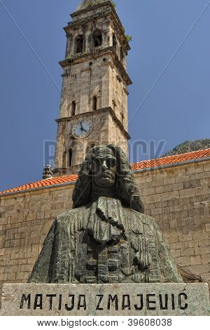 Statua di Matija Zmajevic in Perast, Montenegro