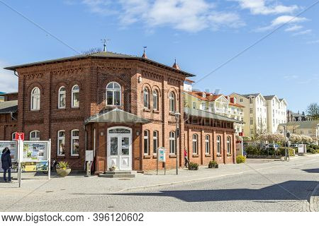 Zinnowitz, Germany - April 15, 2014: People Enjoy Walking Around The Scenic Old Houses In Zinnowitz,