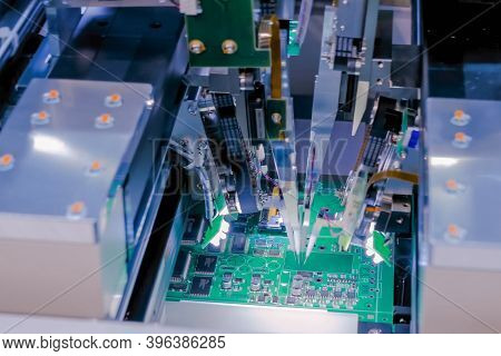 Flying Probe Test - Automation Machine Equipment For Quality Testing Of Printed Circuit Boards At Fa