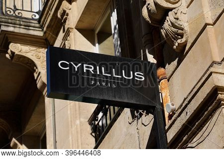 Bordeaux , Aquitaine / France - 11 21 2020 : Cyrillus Logo And Text Sign Of Store Men Clothing Shop 