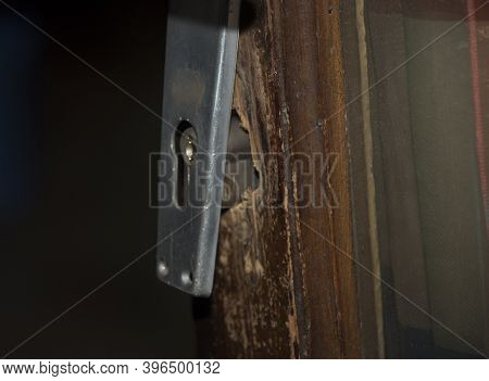 Breaking And Entering Into An Apartment