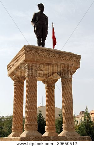 Ataturk i Midyat