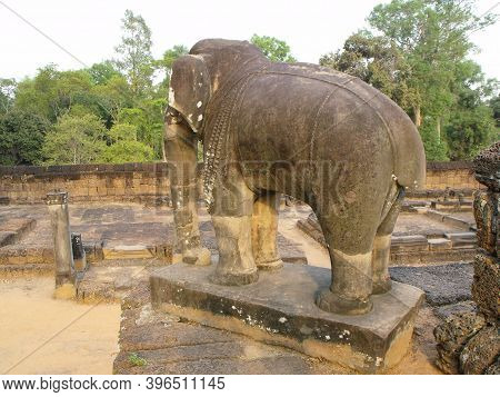 Siem Reap, Cambodia, April 8, 2016: Figure Of A Stone Elephant In The East Baray Temple In The Khmer