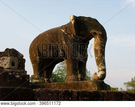 Siem Reap, Cambodia, April 8, 2016: Elephant Carved In Stone At The East Baray Temple In The Khmer T