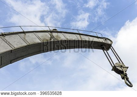 Bristol, Uk - June 22, 2017: The Jib Of The Fairbairn Steam Crane On The Harbourside