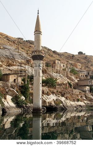 Landsbyen og Minaret