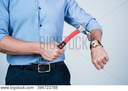 Dear Stress, Lets Break Up. Manager Cropped View Crash Wrist Watch With Hammer. Time Break. Time-bre