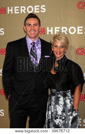 LOS ANGELES - DEC 2: Kurt Warner kommt für die 2012 CNN Heroes Awards im Shrine Auditorium Dece