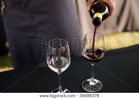 Derramar vinho