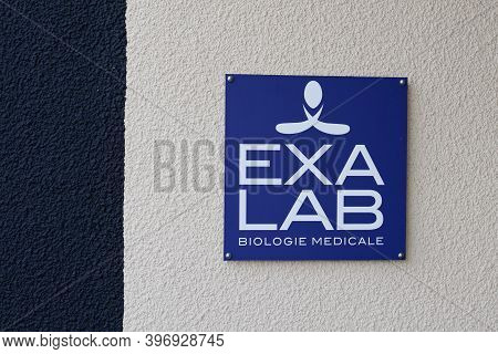 Bordeaux , Aquitaine  France - 11 21 2020 : Exalab Logo And Sign Front Of Entrance Medical Biology L