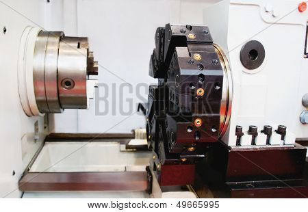 The image of a lathe