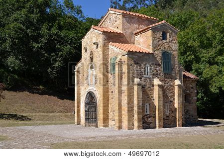 Church of San Miguel de Lillo