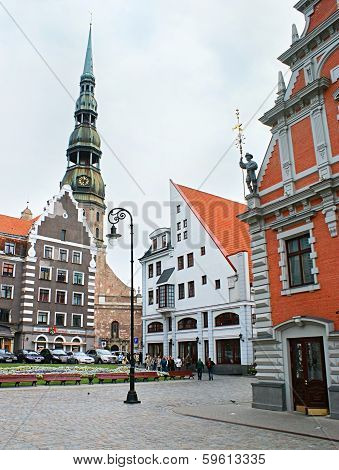 The Streetlight On The Square