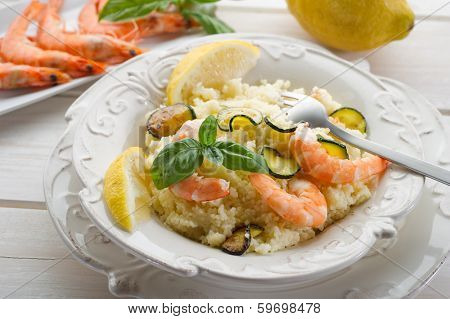 couscous with shrimp and zucchinis