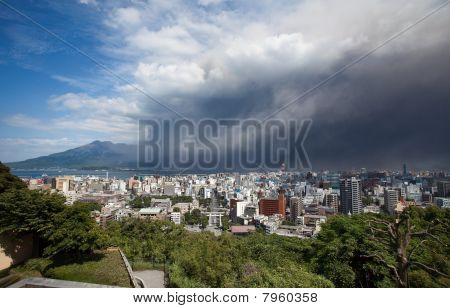 MT Sakurajima vulkanudbrud bringer aske til Kagoshima