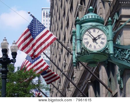 Horloge et des drapeaux américains de Marshall Field