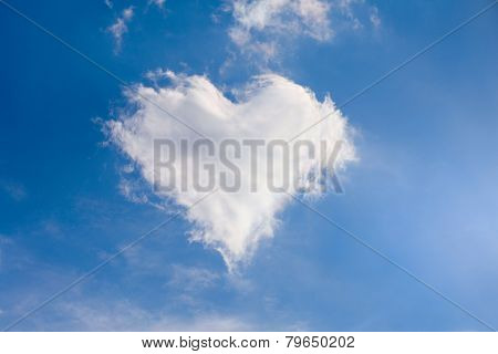 Cloud shape of heart