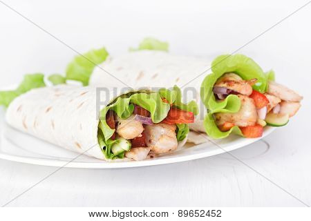 Wrap Sandwiches With Chicken And Vegetables