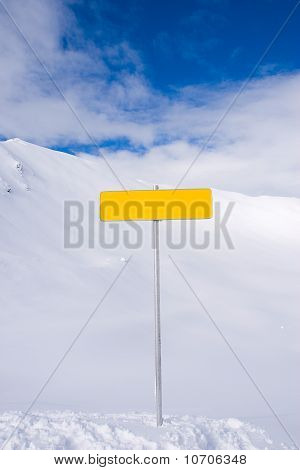 Signe de piste de ski blanc