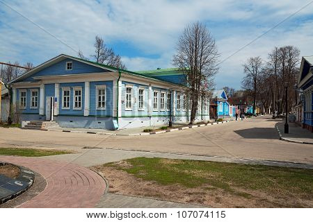 The Museum House Of Countess Panina , Old Blue Wooden House With Carved Patterns