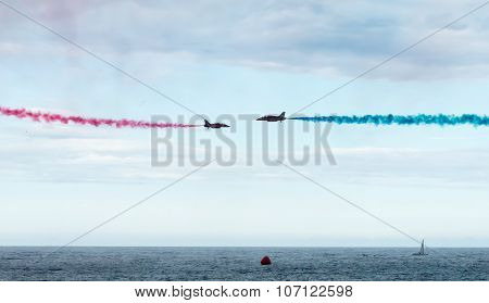 Red Arrows Head to Head