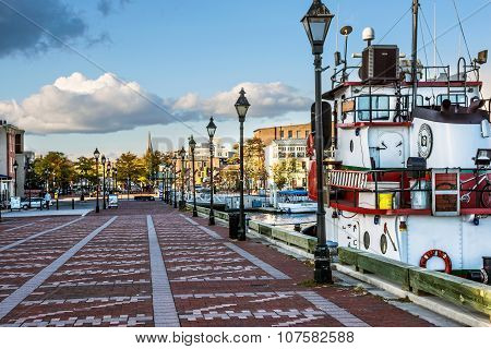 Tug Boat Fells Harbor