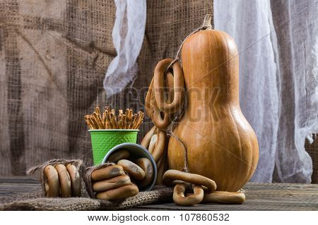 Gourd With Cracknels And Straws