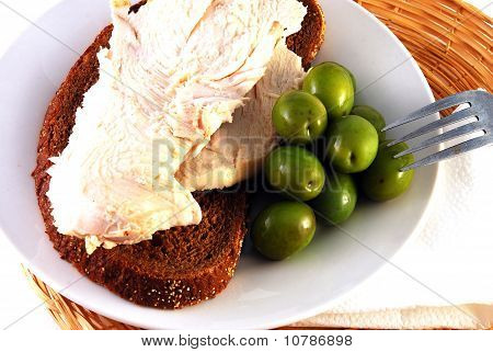 Sandwich Turkin vihreitä oliiveja