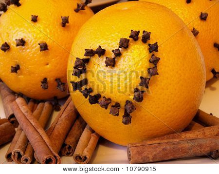 Orange mit Herz