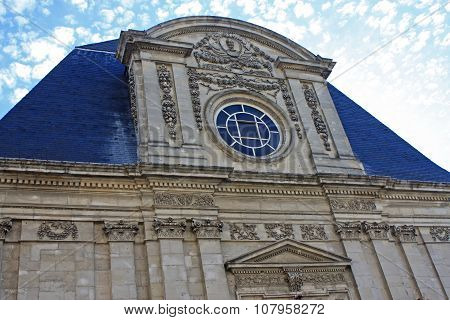 Laon Architecture