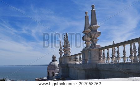 sul tetto della cattedrale di Lisbona Portugal Europe