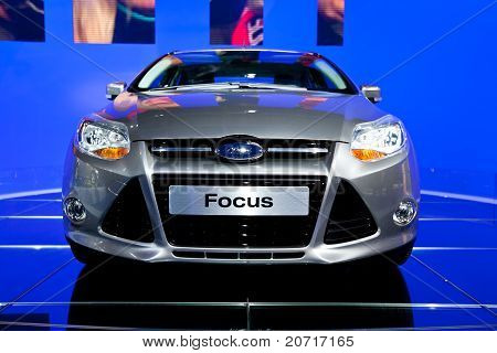 Mosca, Russia - 25 agosto: Grigio auto Ford Focus a Mosca Mostra internazionale Interauto su ago