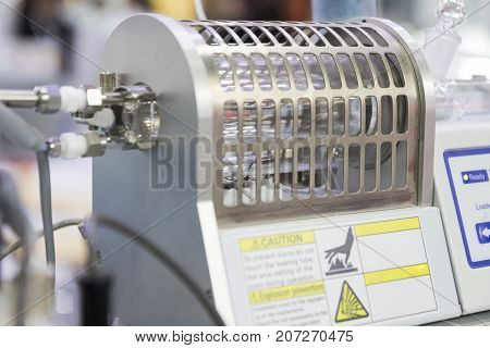 Chemical Coulometric Moisture Meter ; selective focus