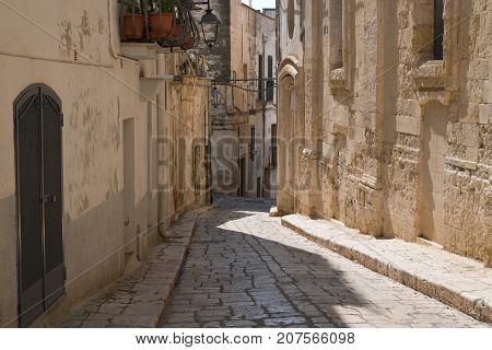 Characteristic alleyway of Castellaneta. Puglia. Southern Italy.