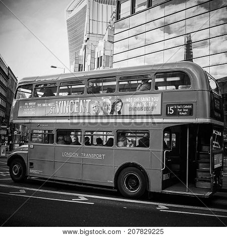 Double bus in black and white, London, UK, 30/12/2015