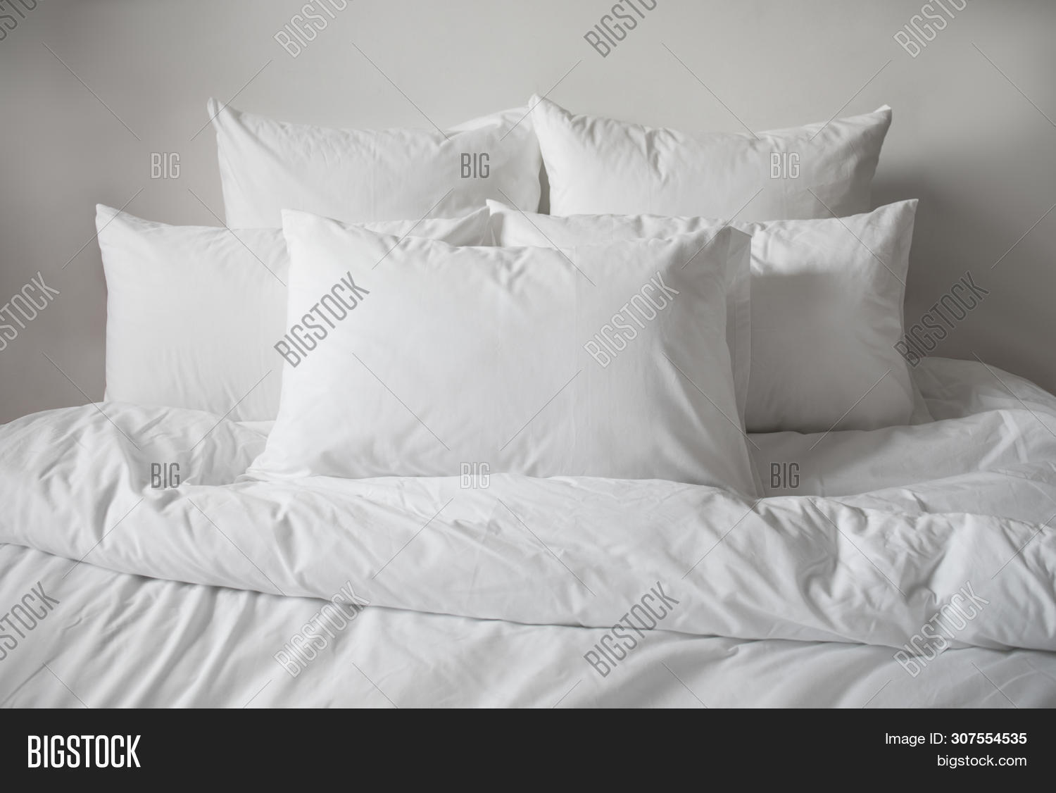 big white bed pillows