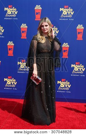 LOS ANGELES - JUN 15:  Mischa Barton at the 2019 MTV Movie & TV Awards at the Barker Hanger on June 15, 2019 in Santa Monica, CA