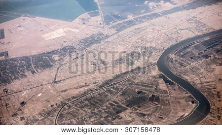 High aerial view of the border of Iraq and Iran along the confluence of the Tigris and Euphrates rivers.