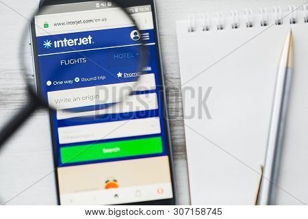 Los Angeles, California, Usa - 9 April 2019: Interjet Official Website Homepage Under Magnifying Gla