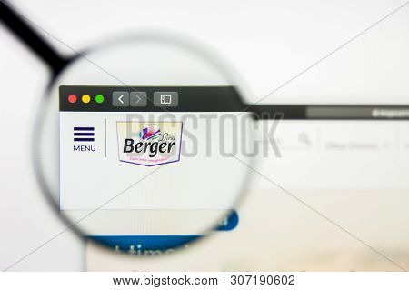 New York, New York State, Usa - 18 June 2019: Illustrative Editorial Of Berger Paints India Website 