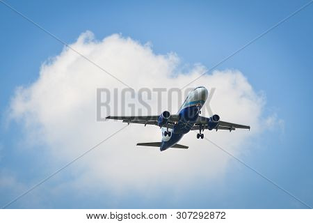 Bangkok, Thailand - Apr 21, 2018. Indigo Vt-ihf (airbus A320) Landing At Bangkok Suvarnabhumi Intern