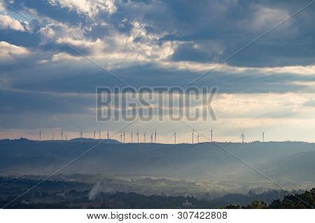 Wind Turbines. Wind Power Generators. Alternative Energy, Reduce Global Warming. Reduce Insufficient