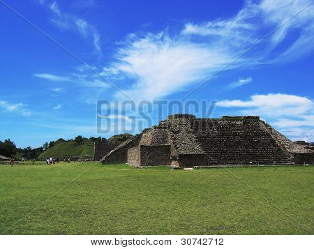 Pyramida