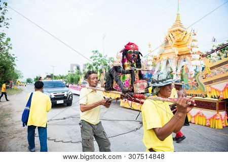 Nakhonsawan,thailand -may 11,2019: Unidentified People Prepare Traditional Rockets In Rocket Festiva