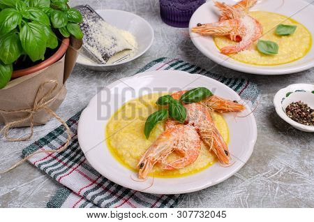 Large Untreated Shrimp With Polenta