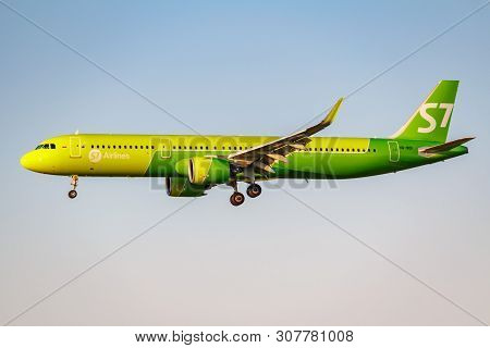 Moscow, Russia - June 20, 2019: Aircraft Airbus A321-271n Vq-bdi Of S7 Siberia Airlines Landing At D